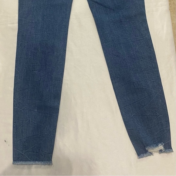 Kancan Medium Wash Five
Button Front Distressed Jeans 7/27 - Picture 9 of 9